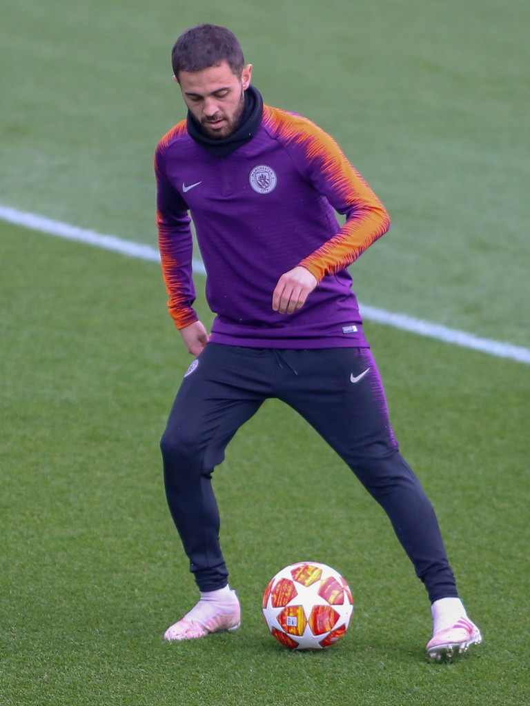 包含今晨体能课后，波尔图造点机会备战欧冠，管理层满意，球探报告显示潜力的词条