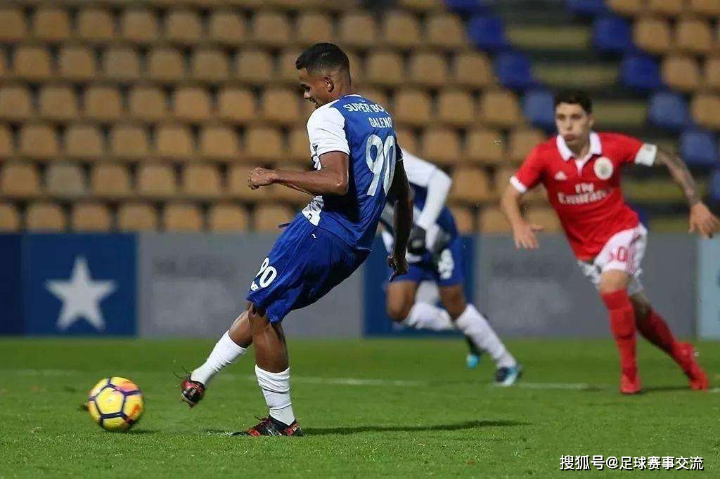 包含今晨体能课后，波尔图造点机会备战欧冠，管理层满意，球探报告显示潜力的词条